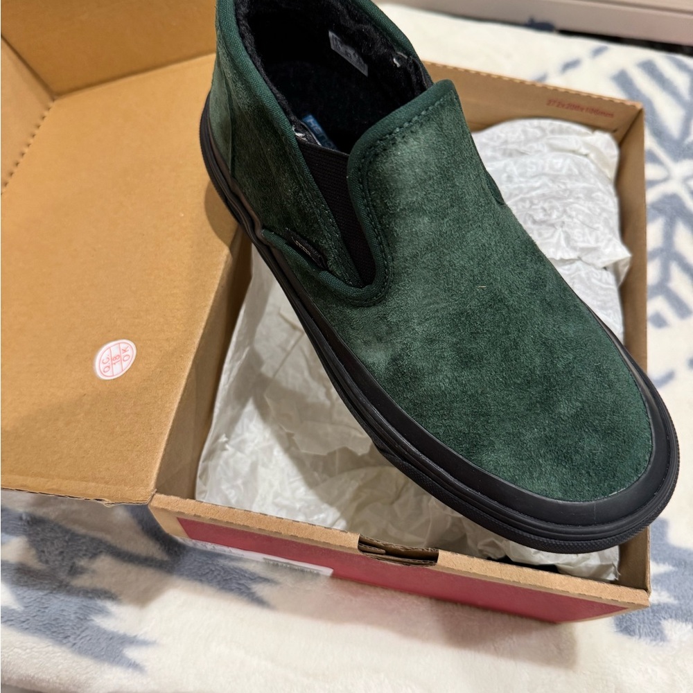 Women’s Vans
Green Suede Slip-On Shoes